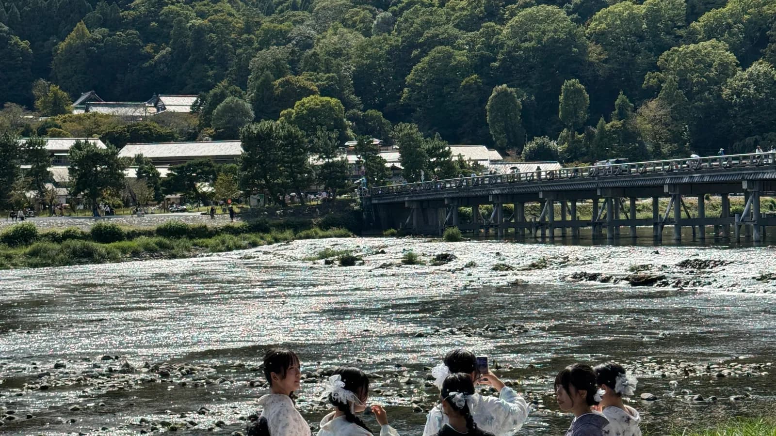 京都:春の美しさと混雑、その両方を読む街